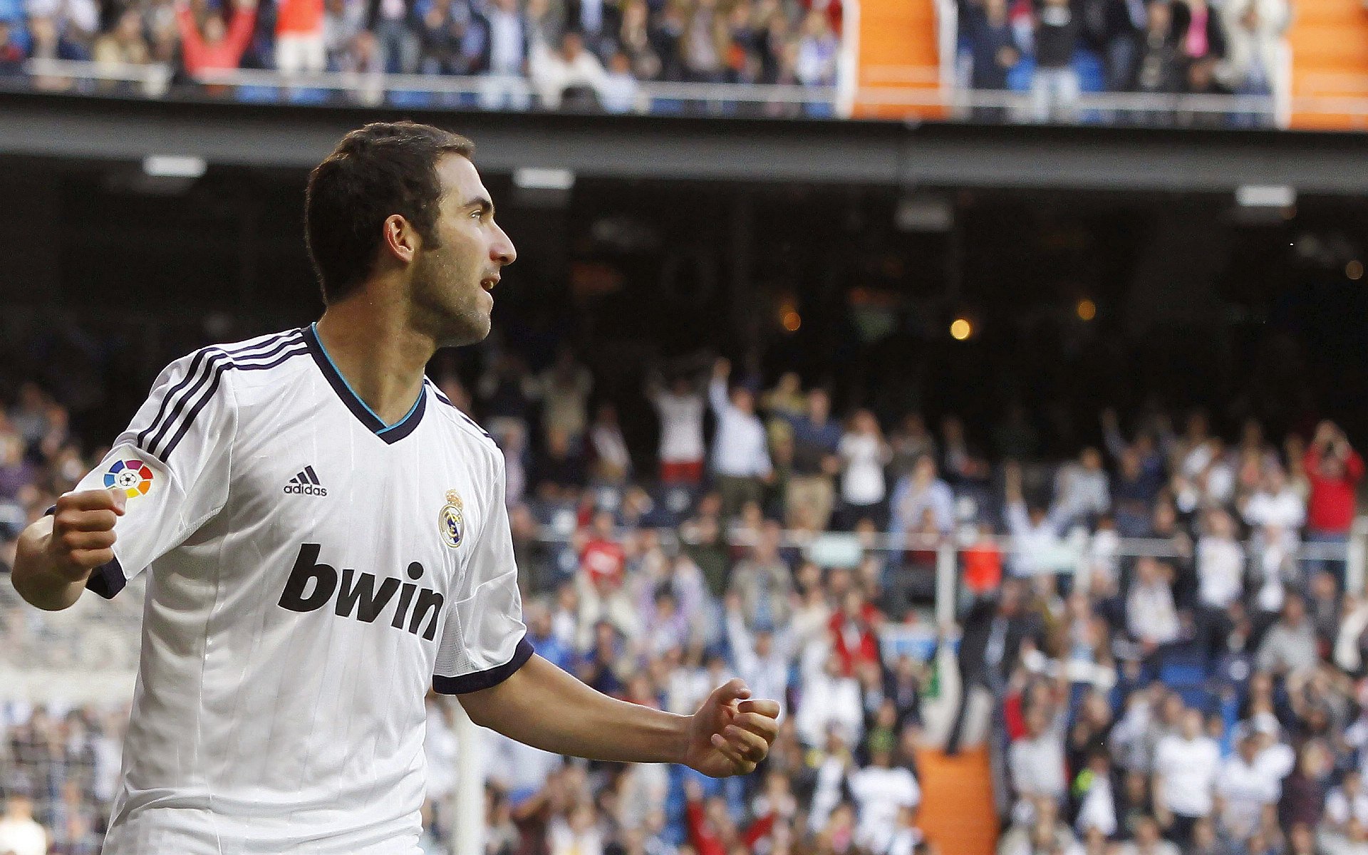 当决赛哨响在巴格达，一场跨越时空的体育狂想