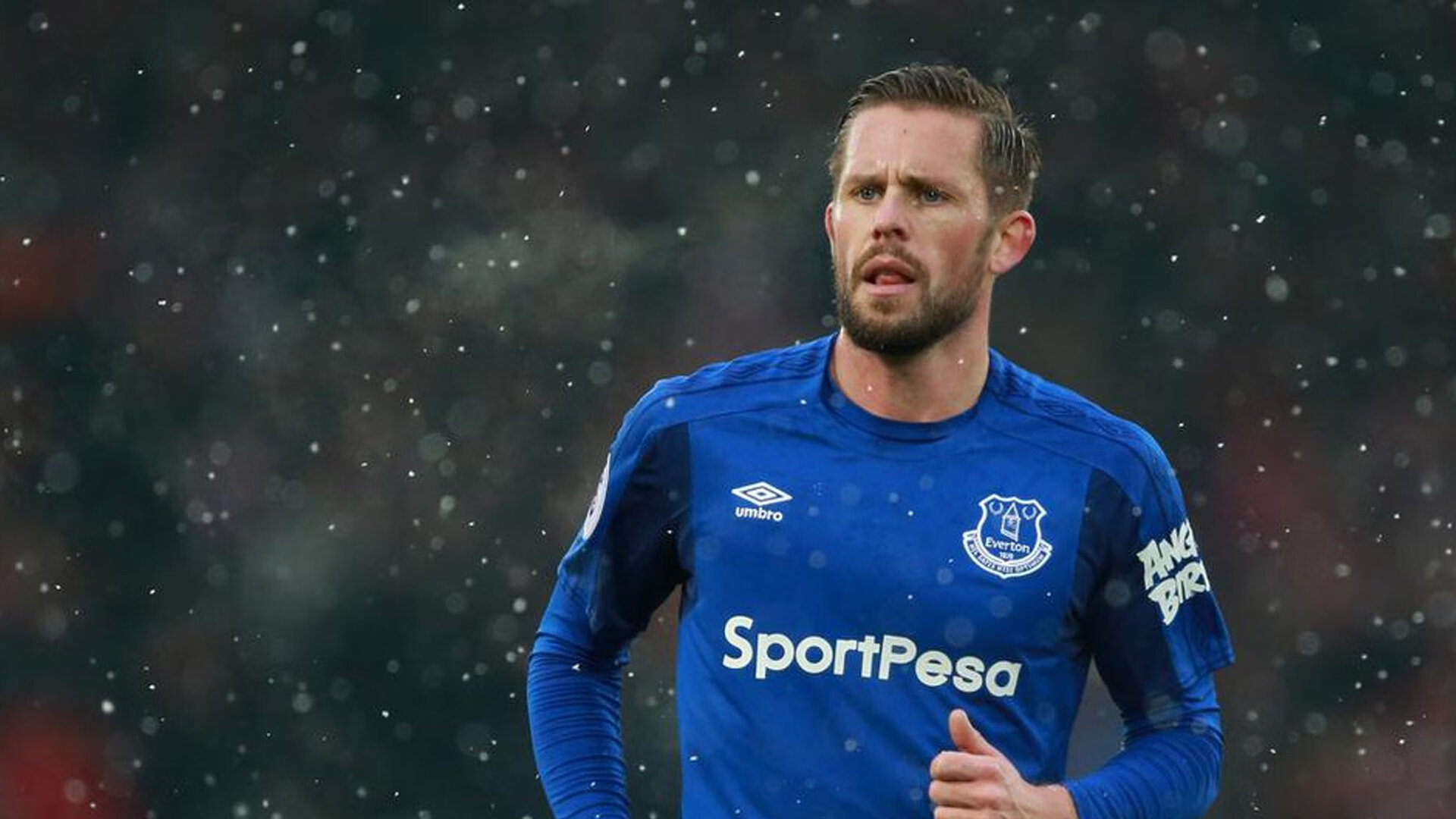 唯一性之夜，戈麦斯东决接管比赛，勒沃库森淘汰那不勒斯的战术启示