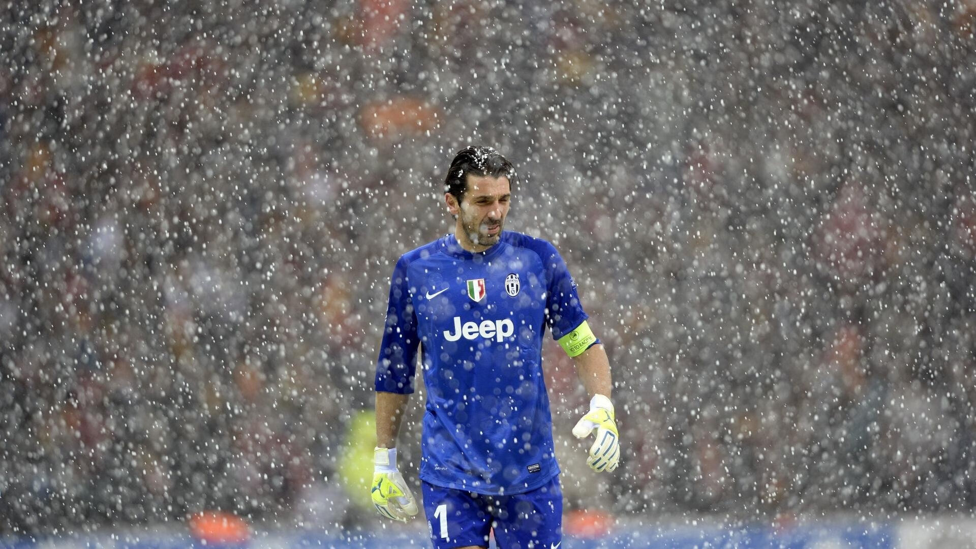 F1争冠硝烟未散，绿茵场再演单节定局，AC米兰闪电战击沉比利亚雷亚尔